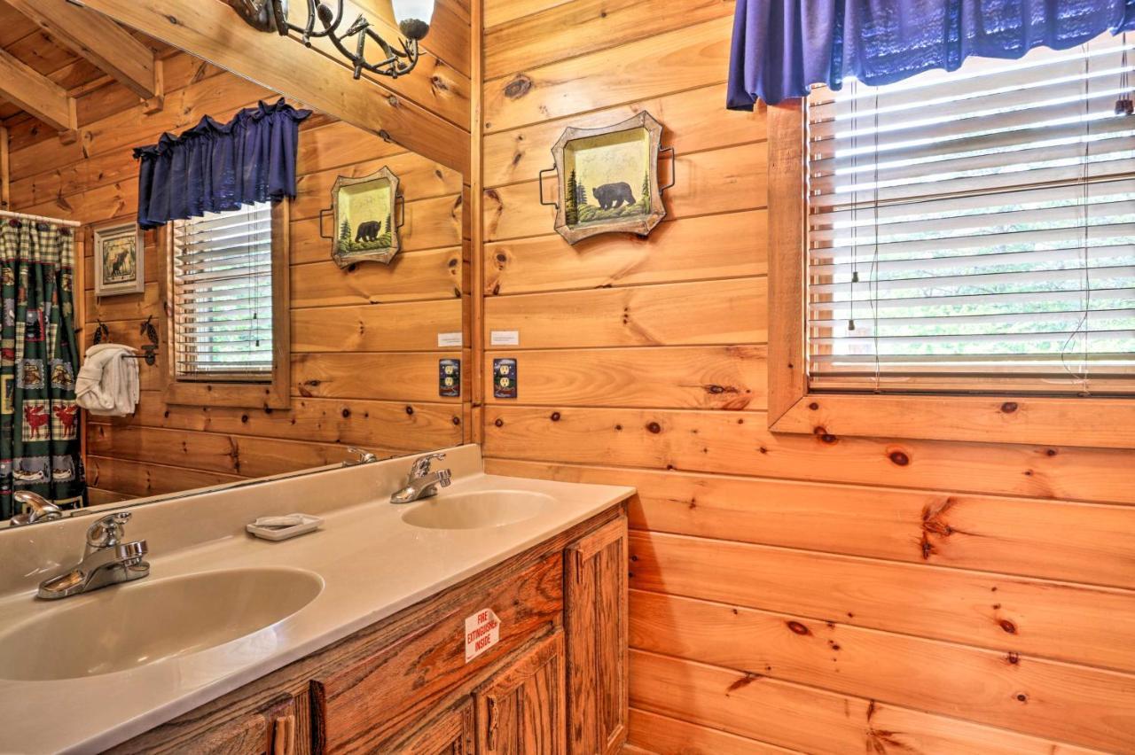 Pigeon Forge Getaway With Covered Patio And Hot Tub! Exterior foto