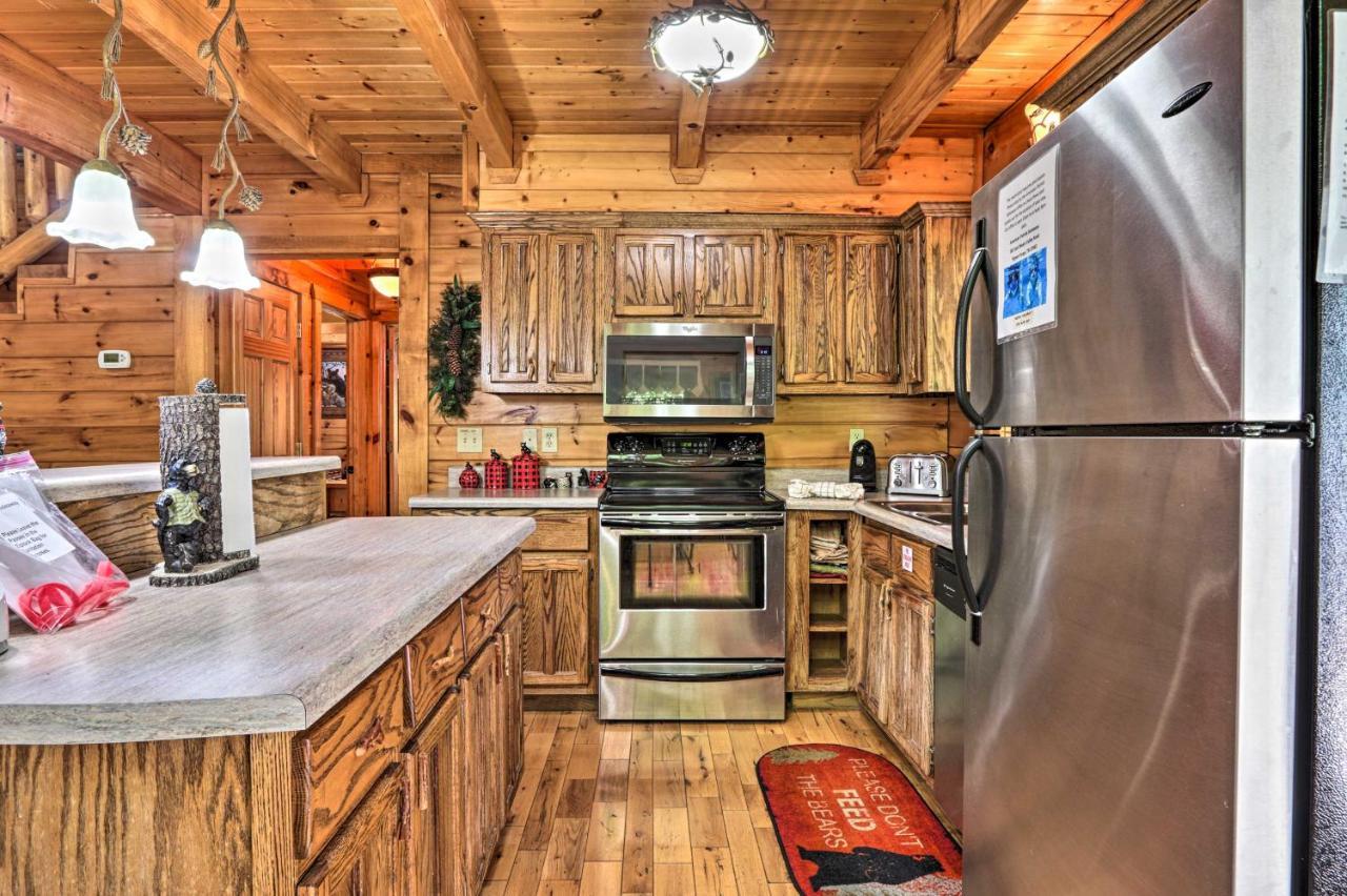 Pigeon Forge Getaway With Covered Patio And Hot Tub! Exterior foto